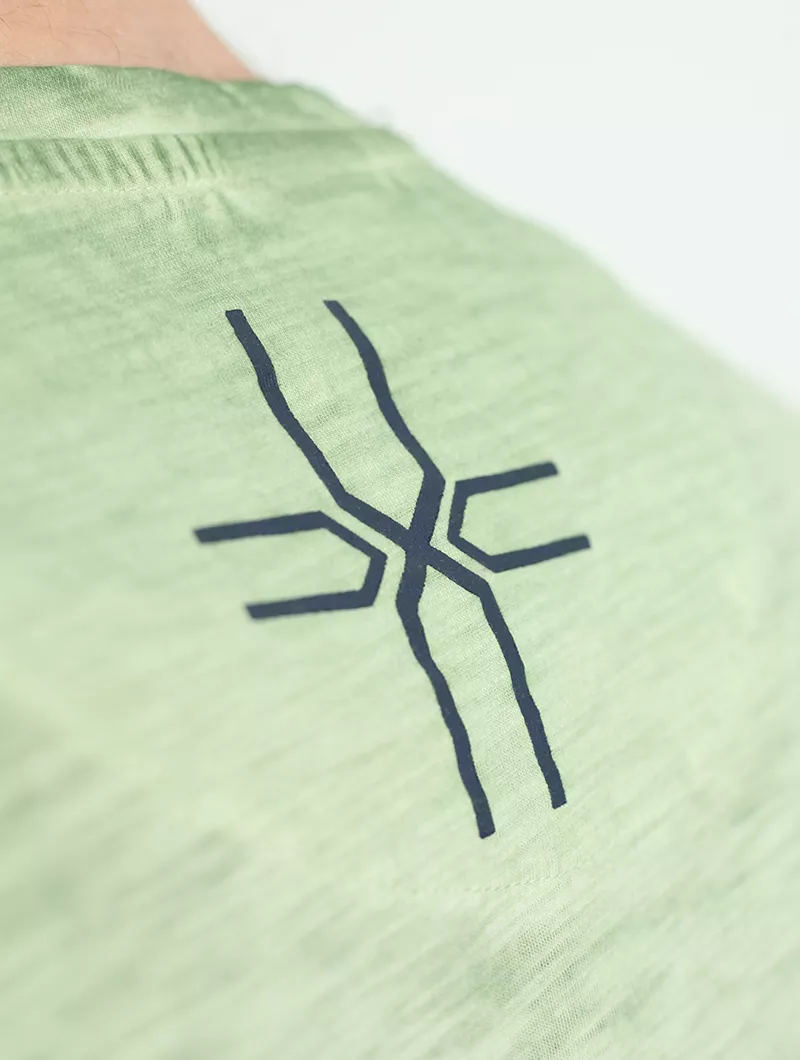 Tee shirt imprimé col v